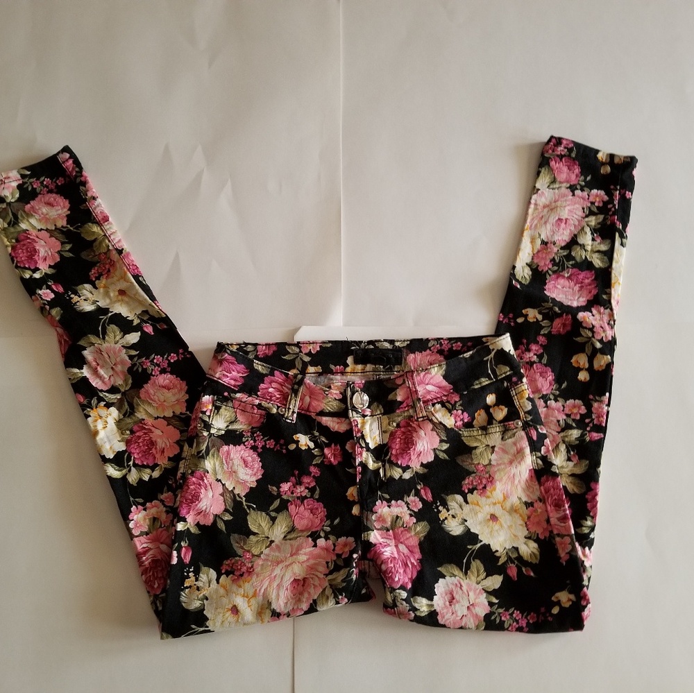 Mechanics Jeans Zenana Floral Size Small